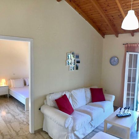 Wooden Ceiling Apartment - Close To City Center Kanálion Екстериор снимка